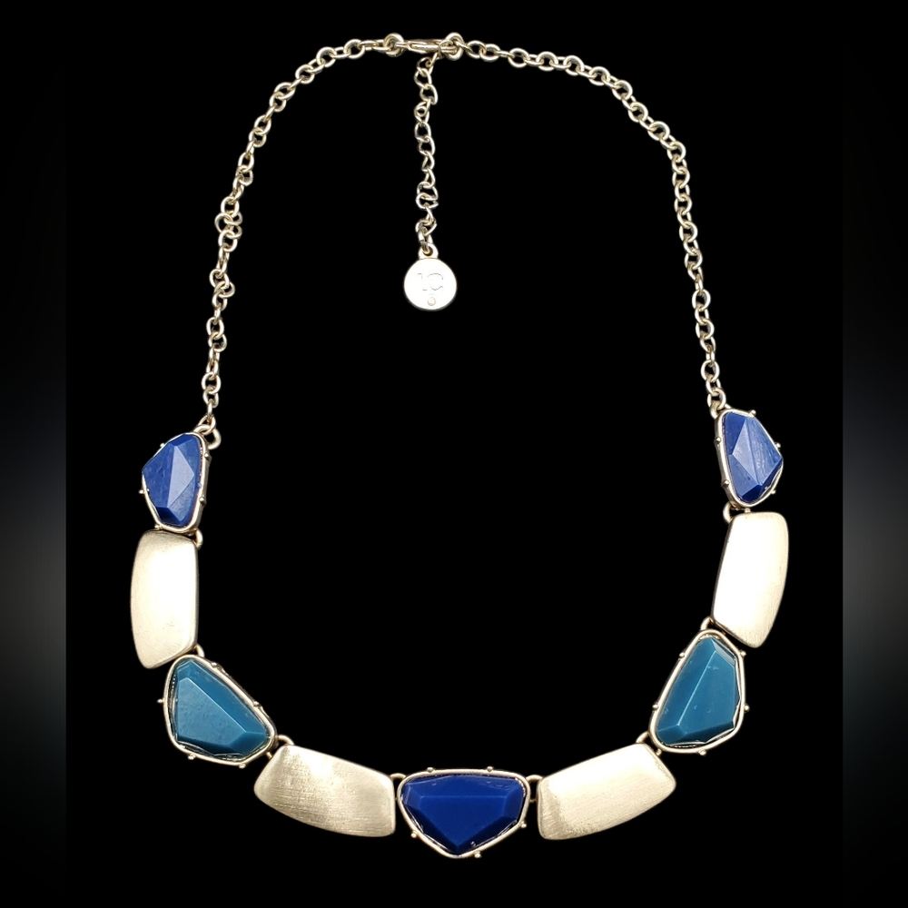 Liz Claiborne Necklace With Dark Blue Acrylic Gems And Matte Gold Finishes